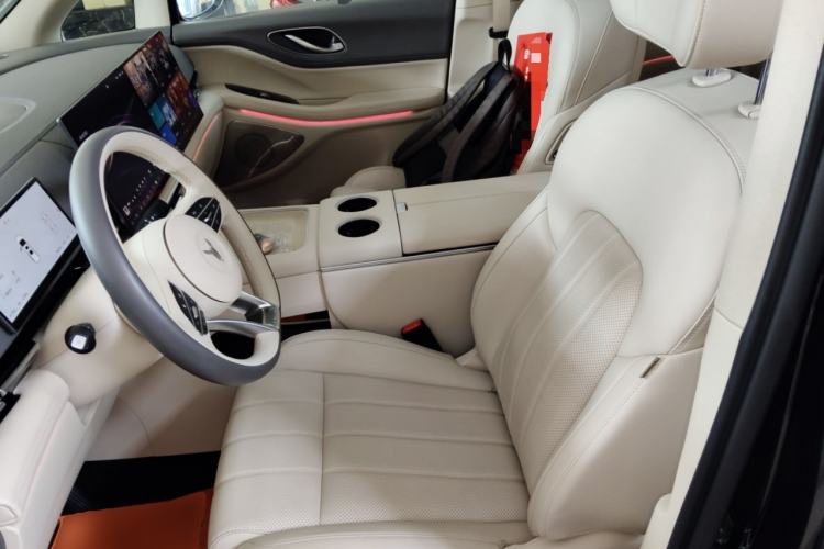 Used VOYAH Dream 2025 PHEV Four-Wheel Drive Prestige Kunpeng Edition
