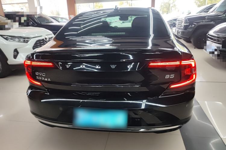Used Volvo S90 2025 B5 Zhiyi Luxury Edition
