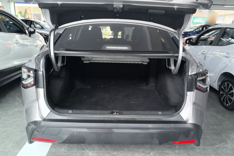 Used Toyota bZ3 2023 517 km Elite PRO Trunk