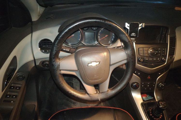 Used Chevrolet Cruze 2015 1.5L Classic SL MT
