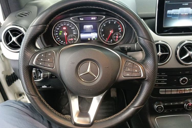 Used Mercedes-Benz B-Class 2015 B 200 Fashion Model Steering Wheel