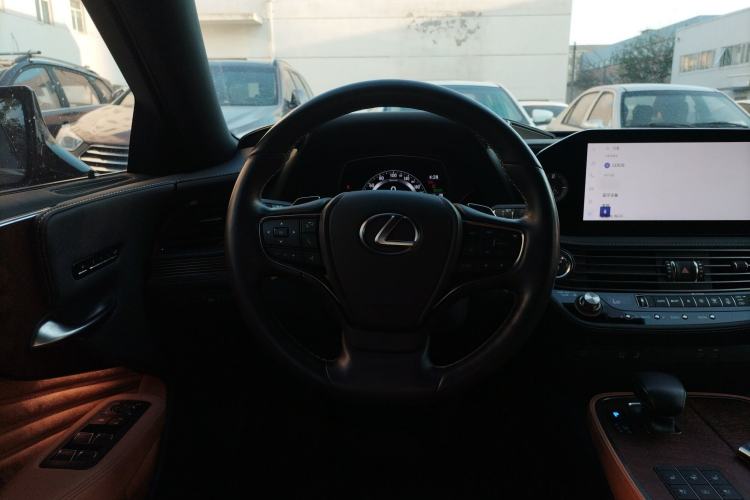 Used Lexus LS 2023 500h Excellence Edition