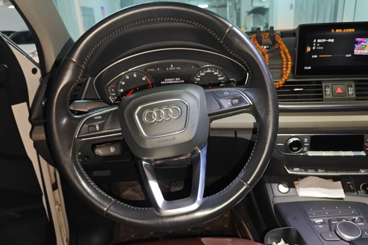 Used Audi Q5L 2018 40 TFSI Prestige Edition China VI Emission Standard Steering Wheel