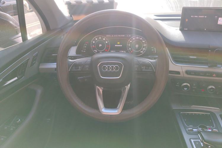 Used Audi Q7 2019 45 TFSI Comfort Model
