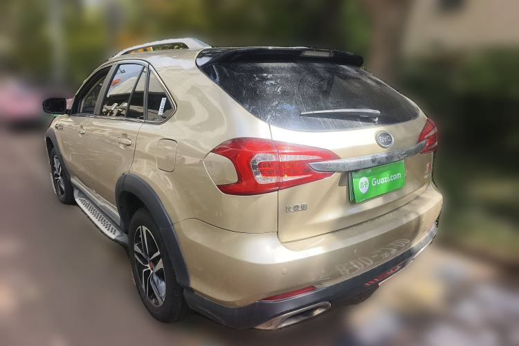 Used BYD Tang New Energy 2015 2.0T Four-Wheel Drive Prestige Version