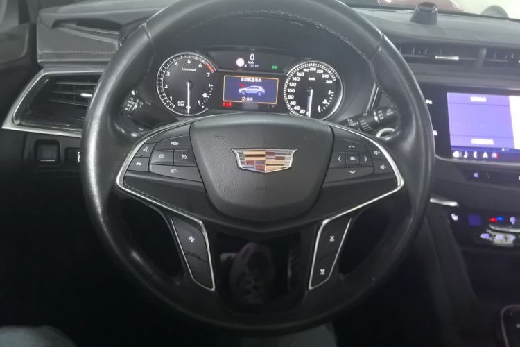 Used Cadillac XT5 2020 28T Luxury Version Steering Wheel