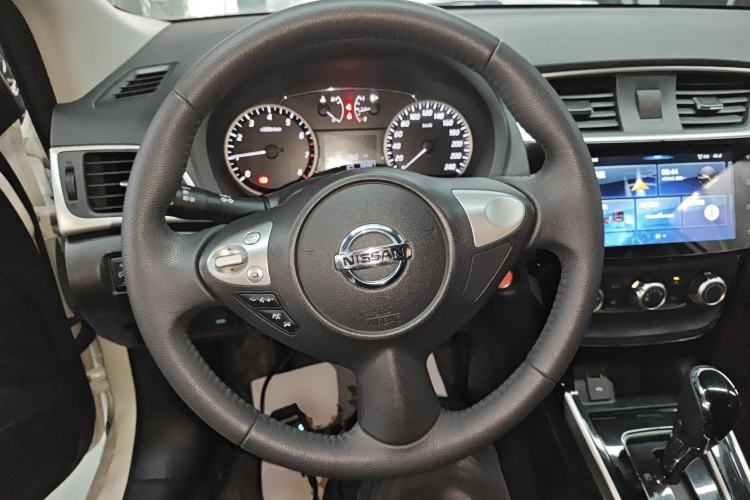 Used Nissan Sylphy 2019 1.6XV CVT Smart Connect Luxury Edition China VI Standard Steering Wheel