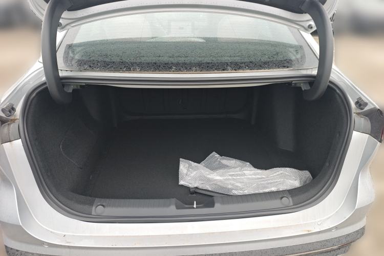 Used Geely Galaxy L6 2025 EM-i 140km Explorer+ Edition Trunk