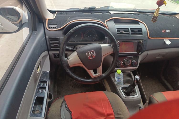 Used BAIC Weiwang M20 2014 1.5L practical type BJ415A Steering Wheel