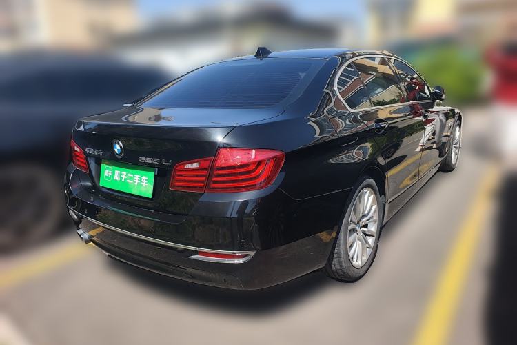 Used BMW 5 Series 2017 525Li Luxury Design Package Rear Right 45 Deg