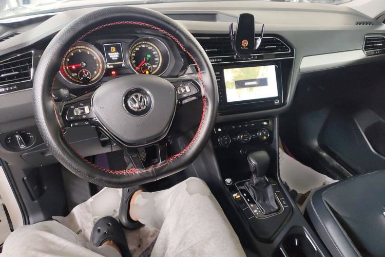 Used Volkswagen Tiguan L 2019 Updated Version 330TSI Automatic Two-Wheel Drive Panoramic Comfort Edition China VI Standard