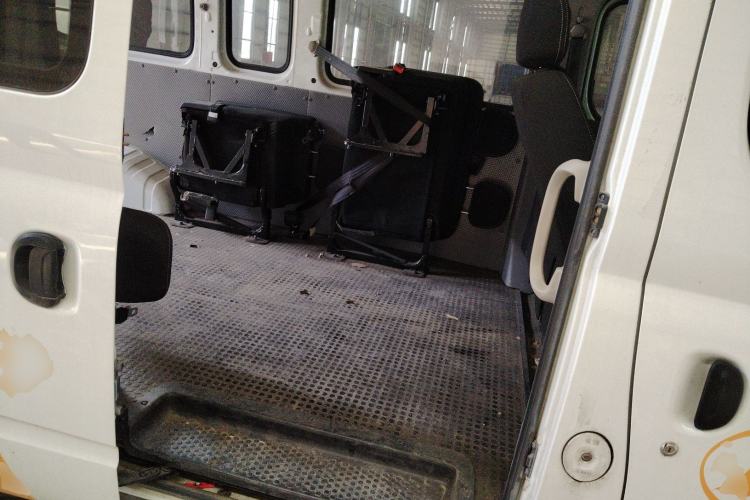 Used SAIC MAXUS Xintu V80 2023 2.0T Manual Classic Aoyuntong Long Wheelbase Mid-Height 6/7/8/9-Seater