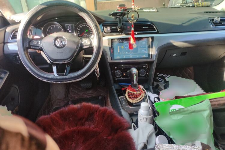 Used Volkswagen Lamando 2015 280TSI DSG Comfort Edition Center Console