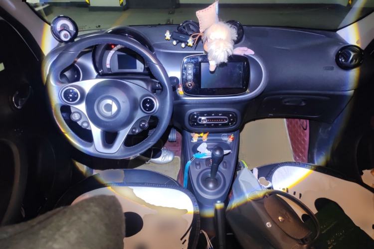 Used smart forfour 2018 0.9T 66 kW Pioneer Edition Center Console