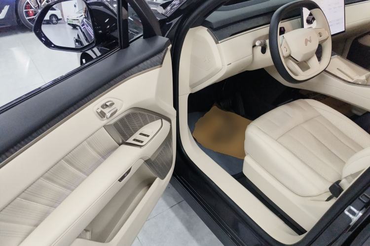 Used ONVO Luxeed L90 2025 Model—Ultra Six-Seater Version Driver Seat