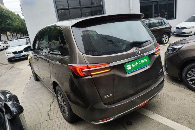 Used Buick GL8 2023 Land Executive Class Comfort Model