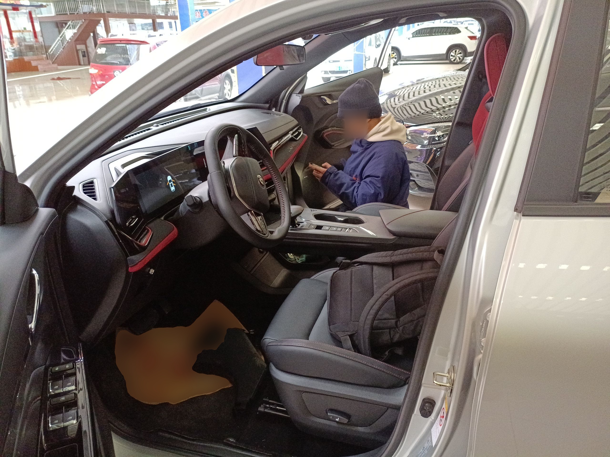 المقاعد الأمامية داخل السيارة