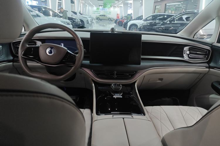 Used Denza D9 2022 DM-i 970 Four-Wheel Drive Prestige Model