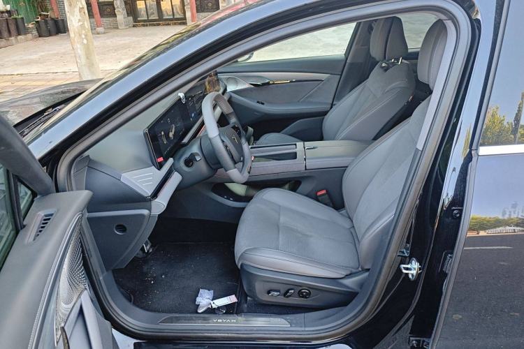 Used VOYAH PASSION 2024 PHEV Four-Wheel Drive Ultra-Long Range Executive Edition
