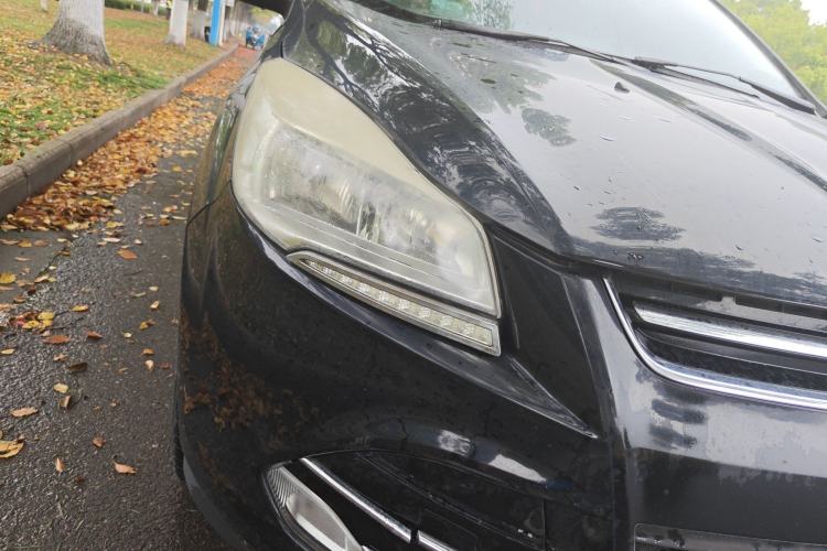 Used Ford Kuga 2013 1.6L GTDi Two-Wheel-Drive Trend Model Right Front Headlight