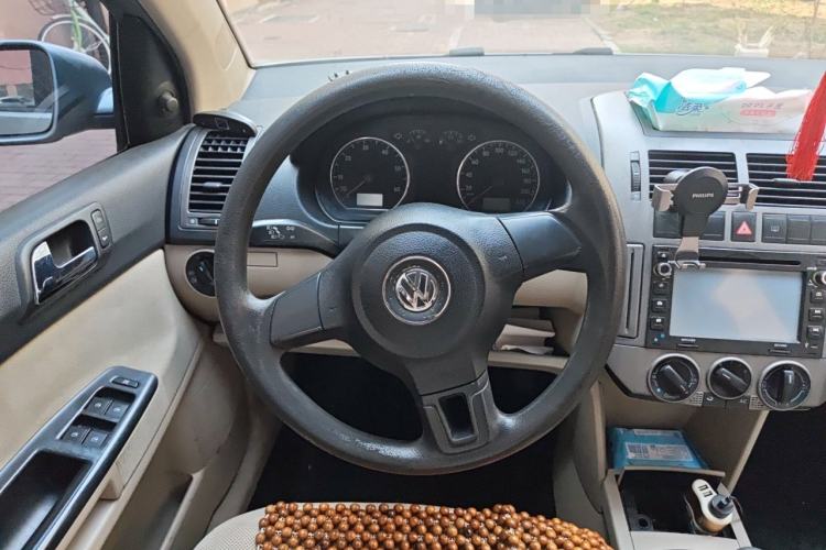 Used Volkswagen Polo 2011 Jingqu 1.4L Manual Shishang Edition Steering Wheel