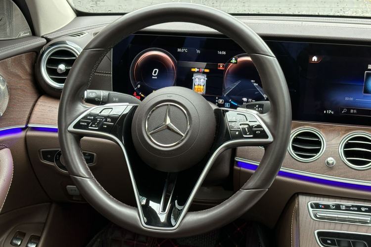 Used Mercedes-Benz E-Class New Energy 2022 Facelift E 350 e L Plug-in Hybrid Sedan Interior 7