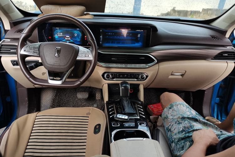 Used Bestune T77 2019 230 TID Automatic Luxury Version China VI Emission Standard Center Console