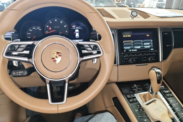 Used Porsche Macan 2016 Macan 2.0T Center Console