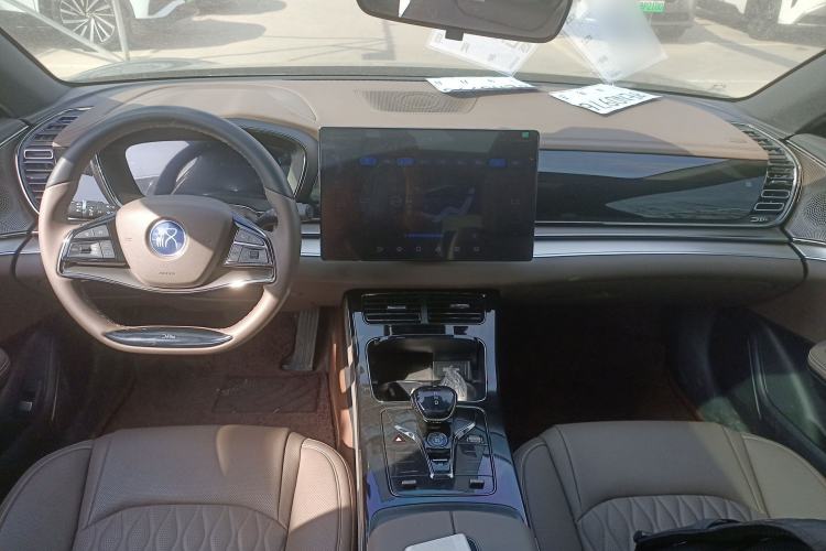 Used BYD Han 2023 EV Champion Edition 605KM Front-Drive Premium Model
