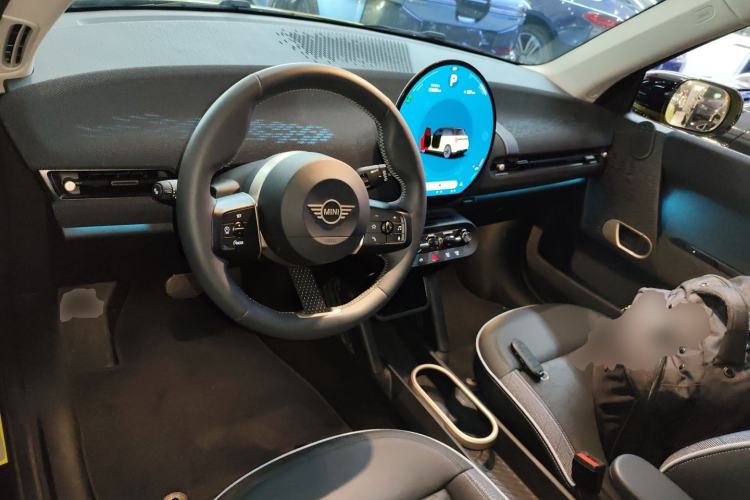 Used MINI Electric COOPER 2024 452km COOPER SE Artist Center Console