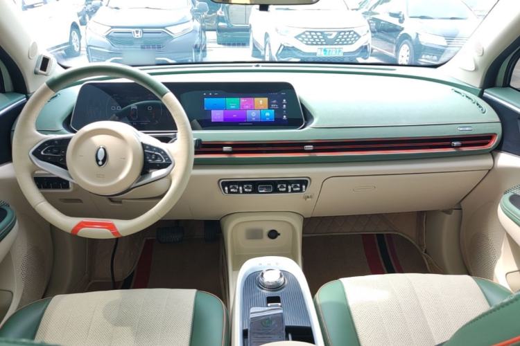 Used ORA Good Cat 2022 400km Standard Range Premium Version Lithium Iron Phosphate Center Console