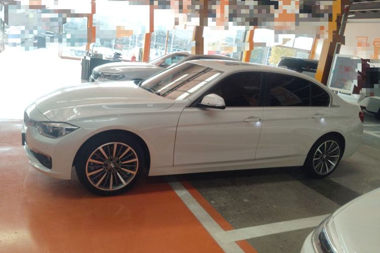 Used BMW 3 Series 2019 320Li Fashion Model
