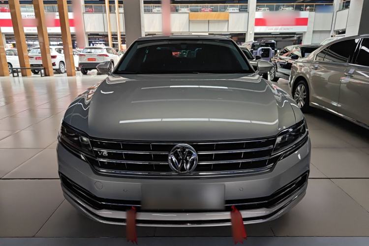 Used Volkswagen Phideon 2018 Revised Version 480 V6 Four-Wheel Drive Flagship Edition
