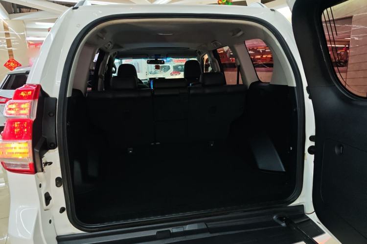 Used Toyota Prado 2016 2.7L Automatic Standard Edition Trunk