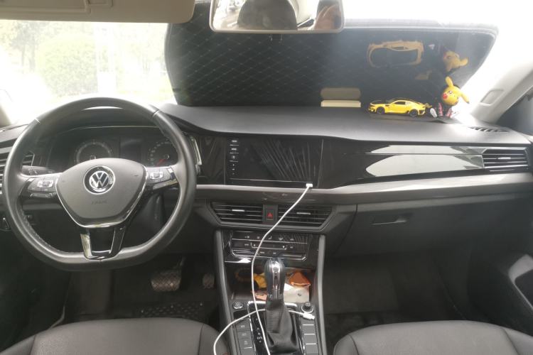 Used Volkswagen Bora 2021 1.5L Automatic Elite Smart Connect Edition Center Console