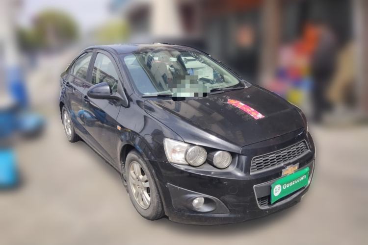 Used Chevrolet Aveo Sonic 2011 Sedan 1.4L Manual Transmission SE Front Right 45 Deg