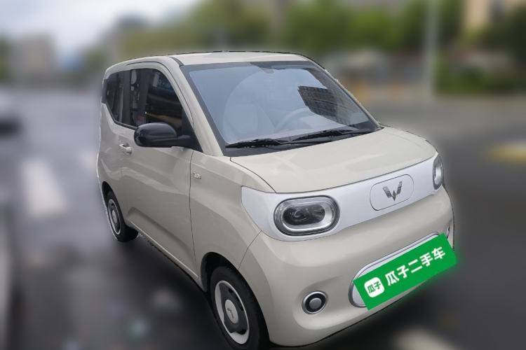 Used Wuling Hongguang MINIEV 2024 3rd Generation 215km Youth Edition Front Right 45 Deg