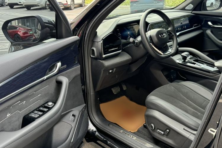 Used Geely Auto Monjaro L 2024 2.0TD High-Power Automatic Two-Wheel Drive Skyline Edition
