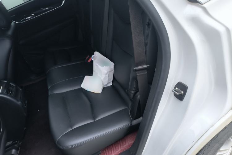 Used Cadillac XT5 2018 28E Four-Wheel Drive Tech Version Left Rear Seat