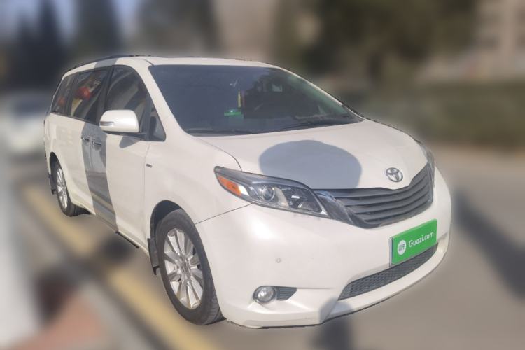 Used Toyota SIENNA 
