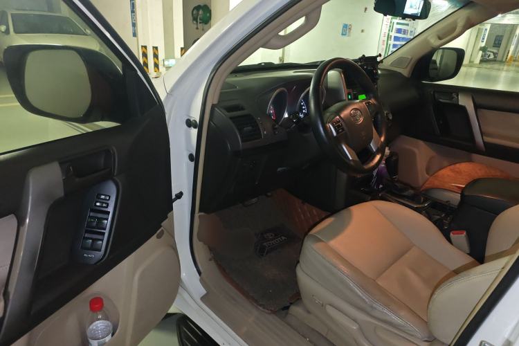 Used Toyota Prado 2010 2.7L Automatic Deluxe Edition Driver Seat