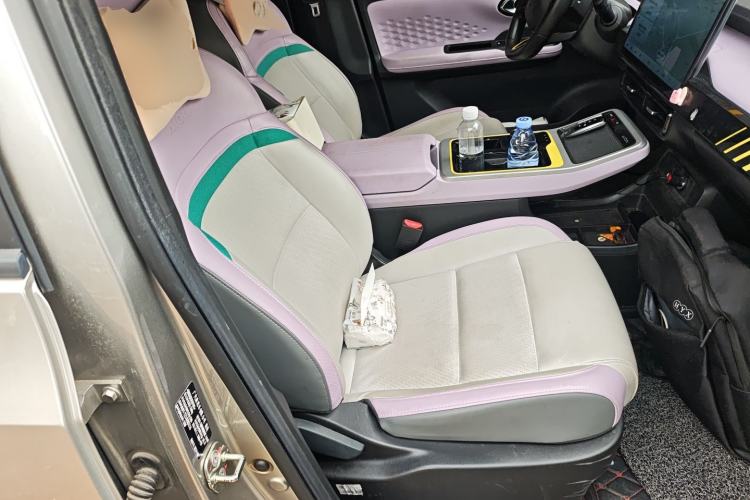 Used AION Y 2022 70 Enjoyment Edition Lithium Iron Phosphate Right Front Seat