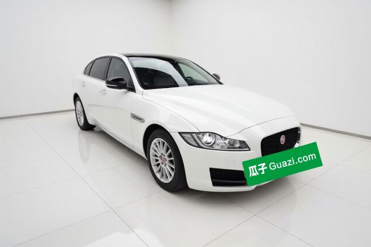Used Jaguar XFL 2017 XFL 2.0T 200PS Luxury Edition Front Right 45 Deg