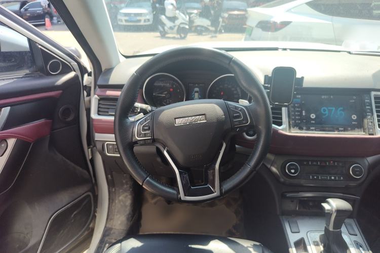 Used Haval H6 Coupe 2018 Red-Label 1.5T Automatic Two-Wheel Drive Ultra-Luxury Model Steering Wheel
