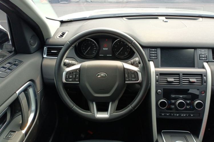 Used Land Rover Discovery Sport 2019 240 PS SE Version China VI Standard Steering Wheel