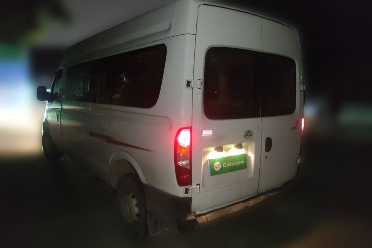 Used SAIC MAXUS Xintu V80 2019 2.5T Classic Model 6-Speed Manual Aotong Long Wheelbase Mid-Height 7-Seater
