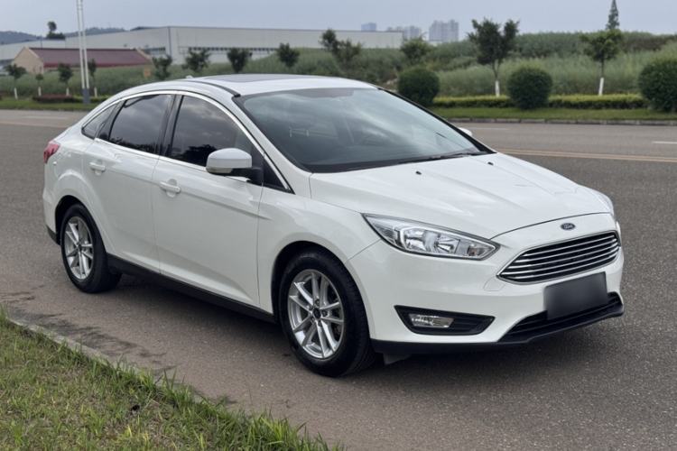 Used Ford Focus 2018 Sedan Classic 1.6L Automatic Trendy SmartDrive Edition Exterior 6