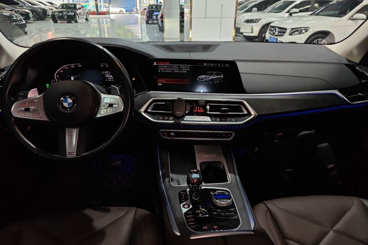 Used BMW X5 2022 Restyled xDrive 30Li Luxury Version M Sport Package
