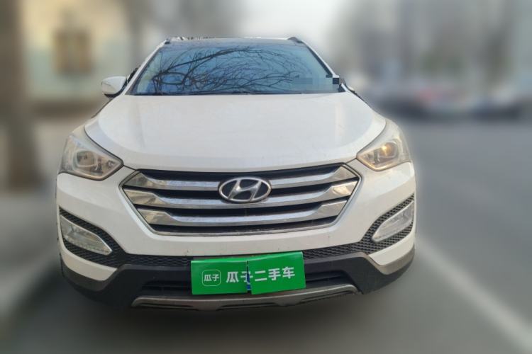 Used Hyundai Santa Fe 2013 2.4L Automatic 4x4 Smart Version
