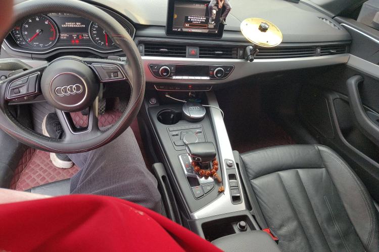 Used Audi A5 2017 Cabriolet 40 TFSI Fashion Model Center Console